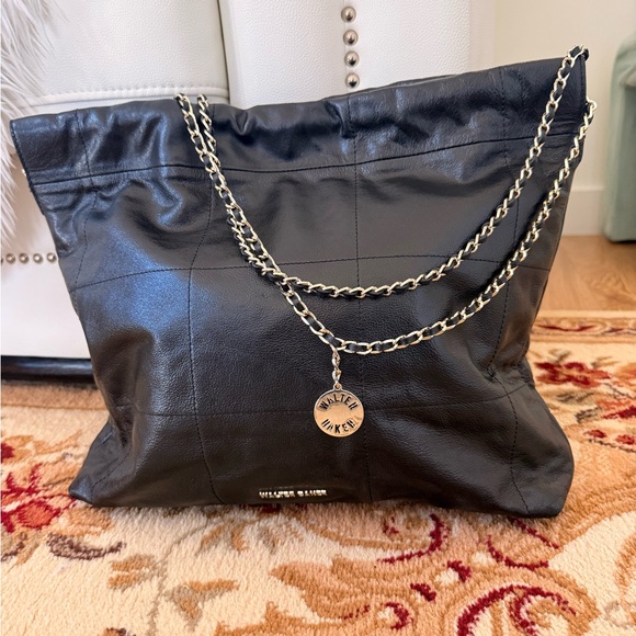 Walter Baker Black Genuine Leather Shoulder Bag with Gold Chain - Picture 3 of 9